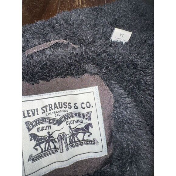 Levi's® Soft Shell Faux Shearling Lined Jacket - Picture 9 of 9